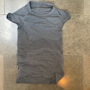 Lululemon athletic short sleeve shirt!!! Grey and size 4
